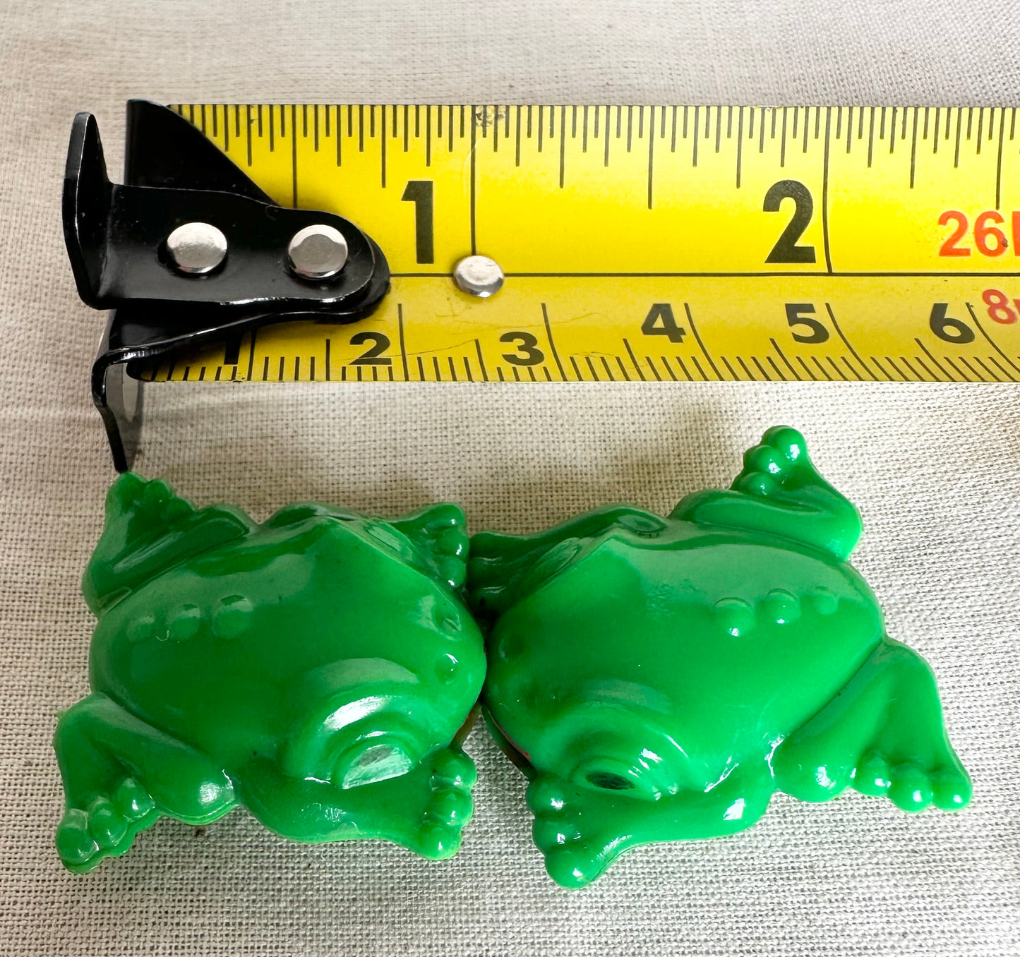 Vintage magnetic frogs