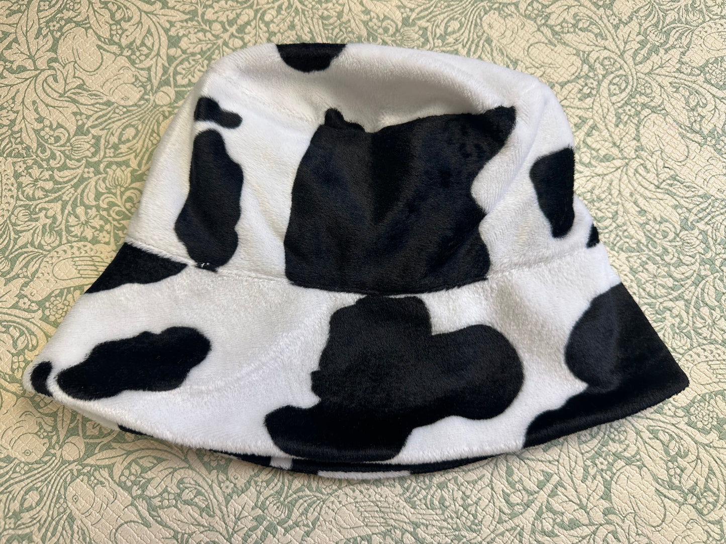 Cow print bucket hat 4-6 years