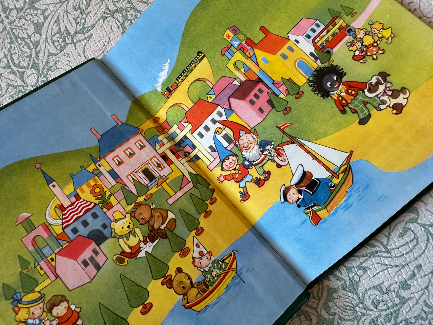 Vintage ‘Noddy Goes to the Fair’ book
