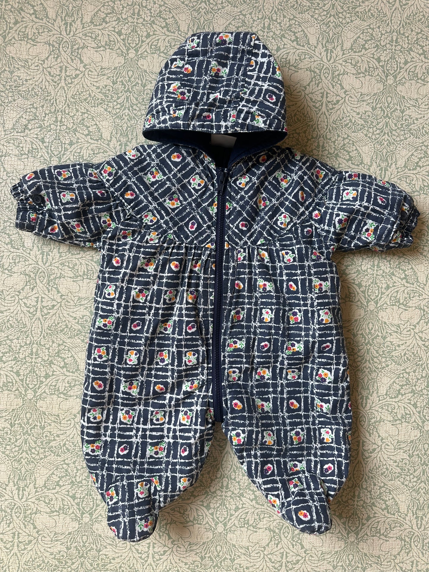 Vintage pram suit 0-3 months