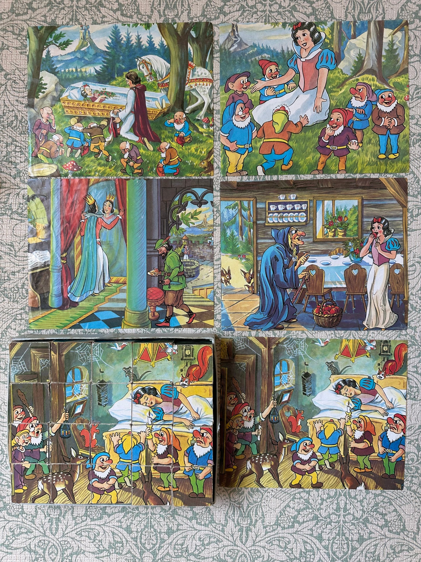 Vintage Snow White puzzle cubes