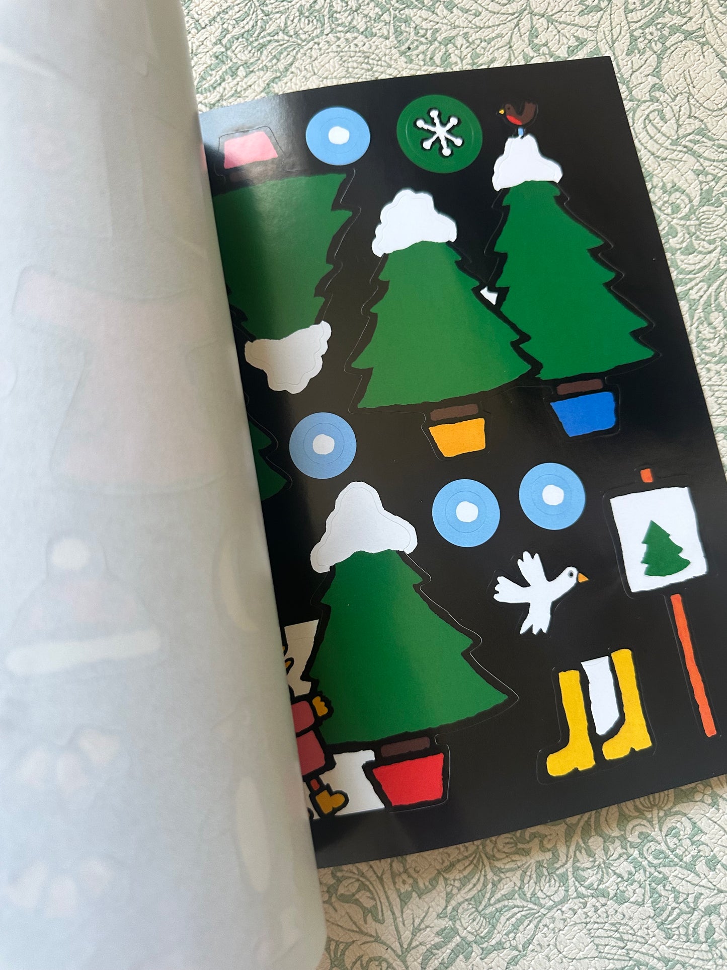 Maisy’s Christmas sticker book