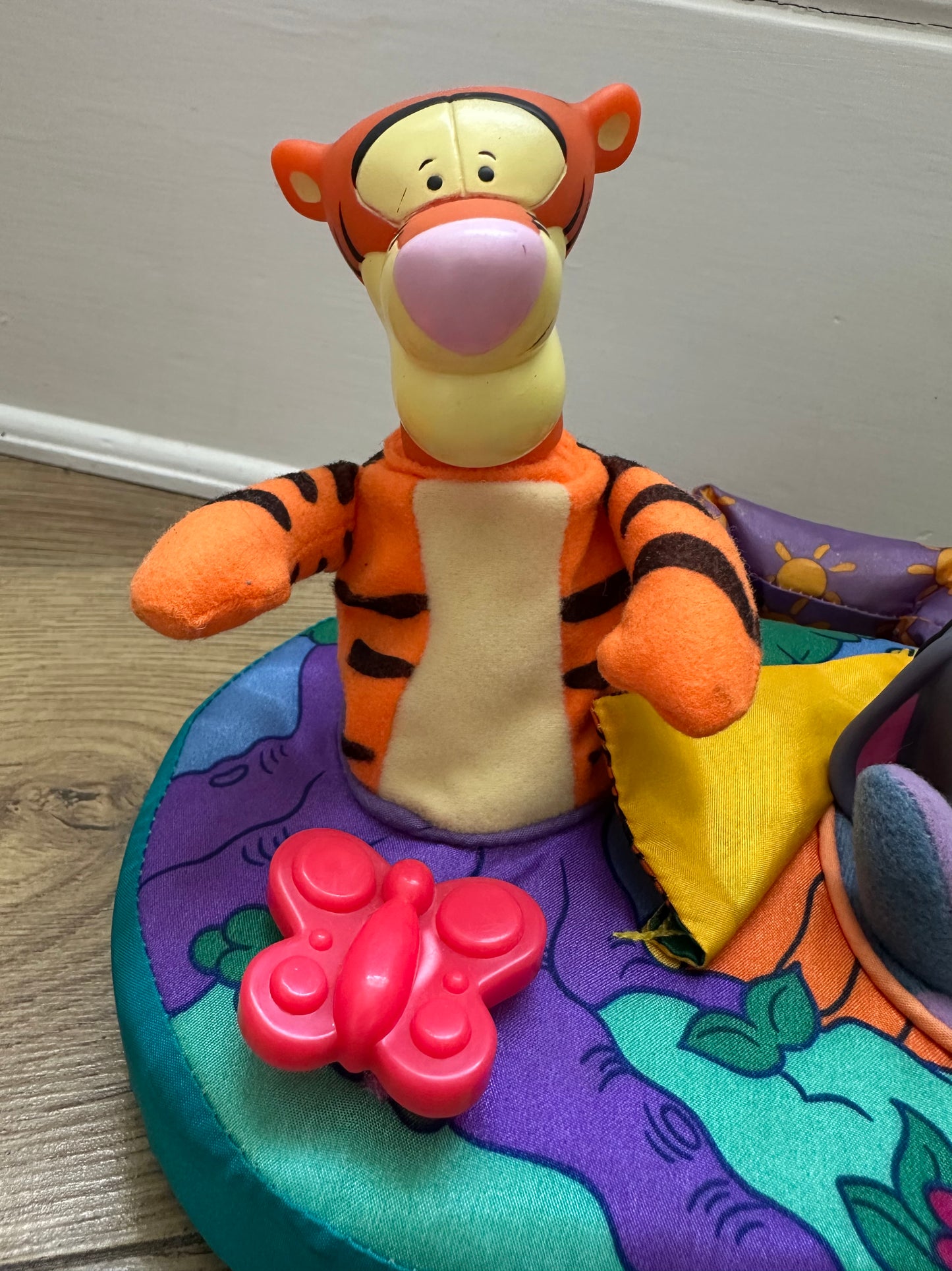 Vintage Winnie the Pooh pop up toy