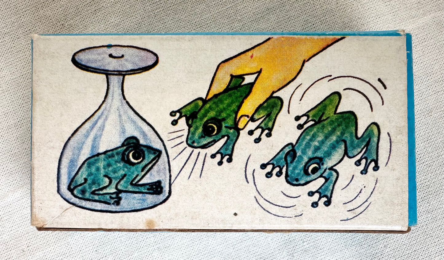 Vintage magnetic frogs