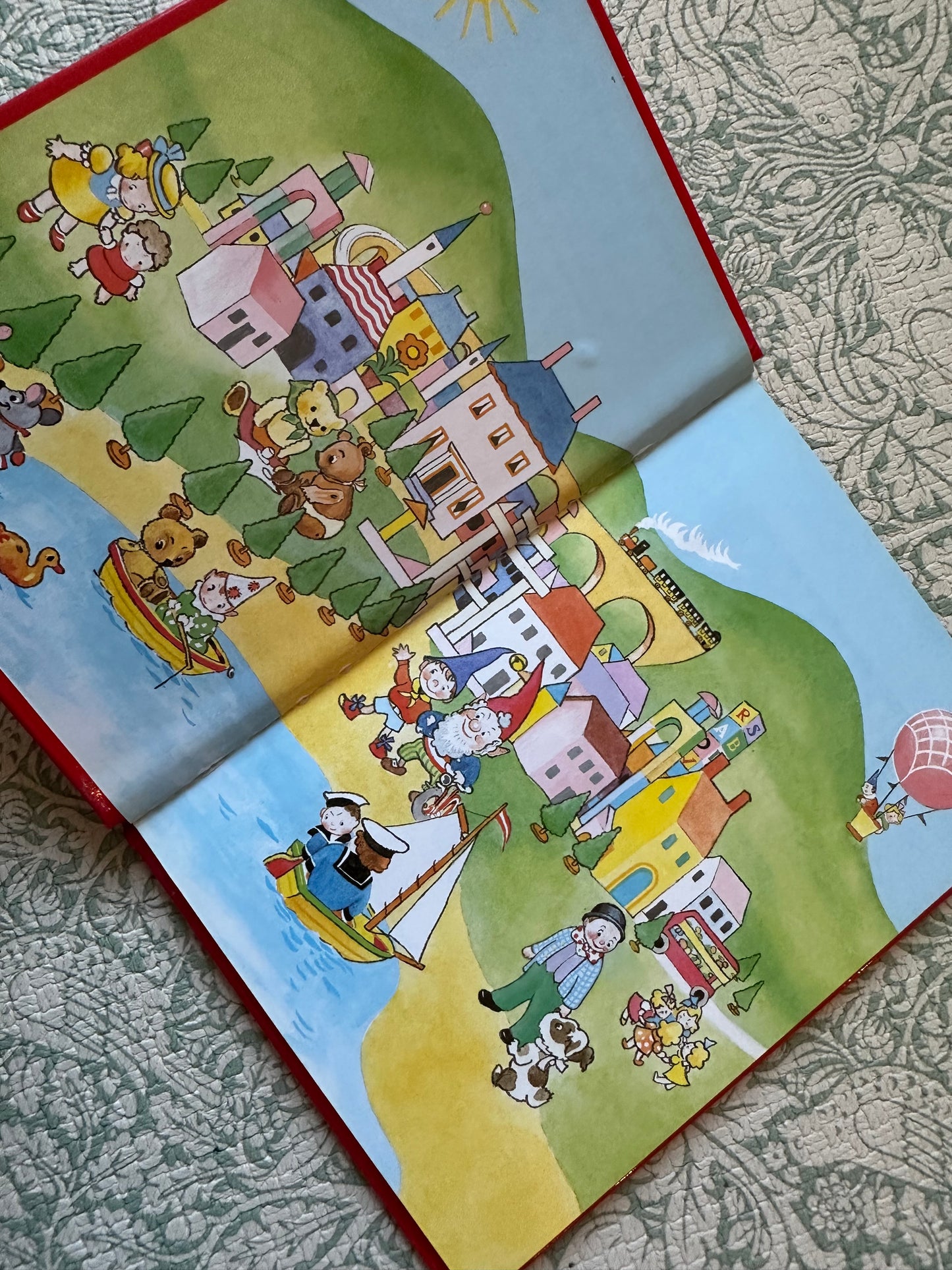Vintage ‘Noody Goes to Toyland’ book