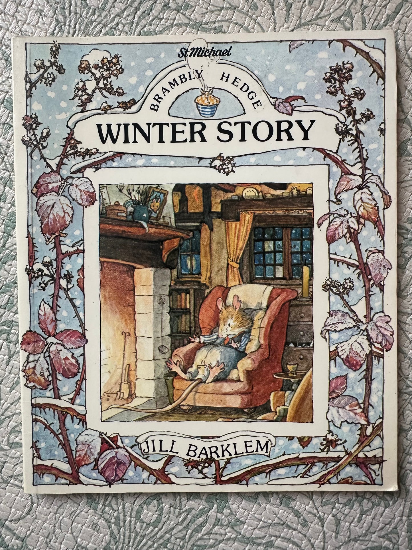 Brambly Hedge Winter Story book