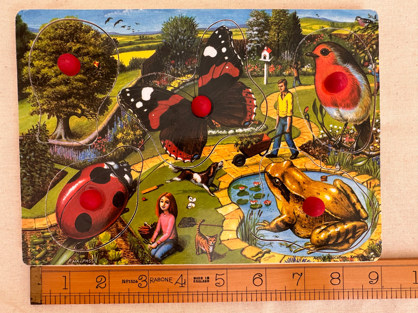 Wooden peg puzzle