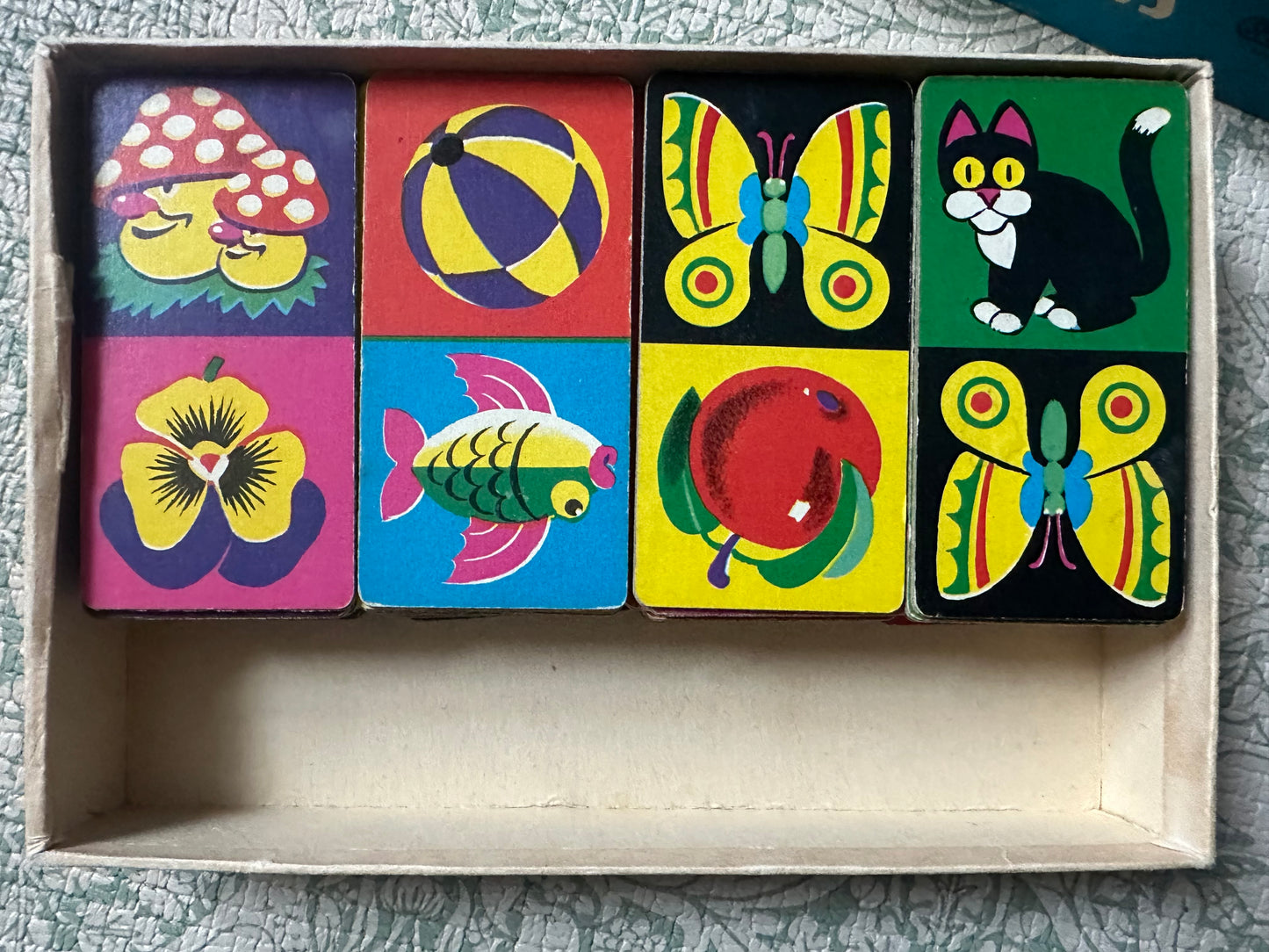 Vintage dominos