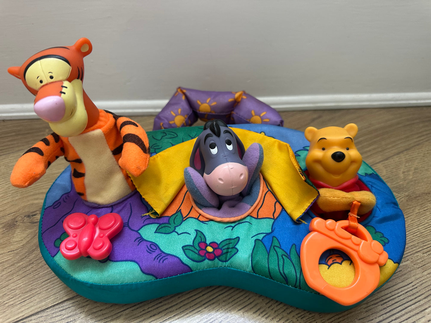 Vintage Winnie the Pooh pop up toy