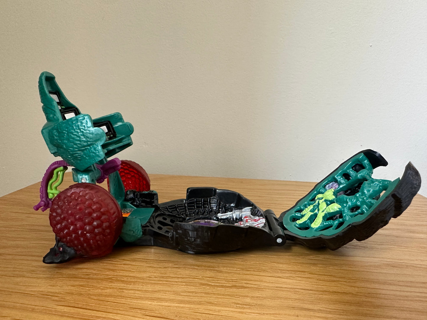 Vintage Mighty Max Doom Zone Squishes the fly